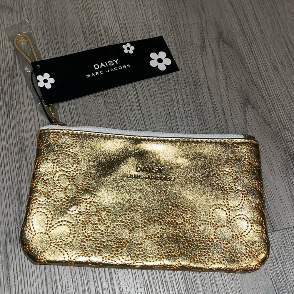 NWT Daisy Marx Jacobs gold small pouch